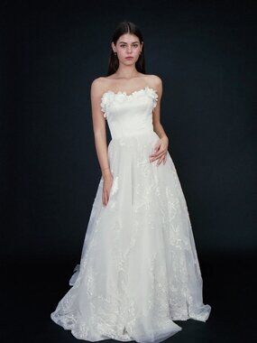 new with tag-Selena Judy Bridal Style G2504